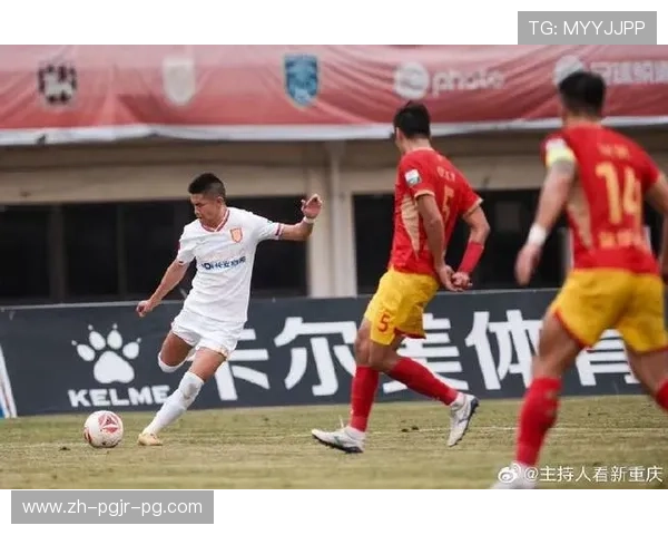 重庆中超主场攻坚战足球热血点燃城市之巅